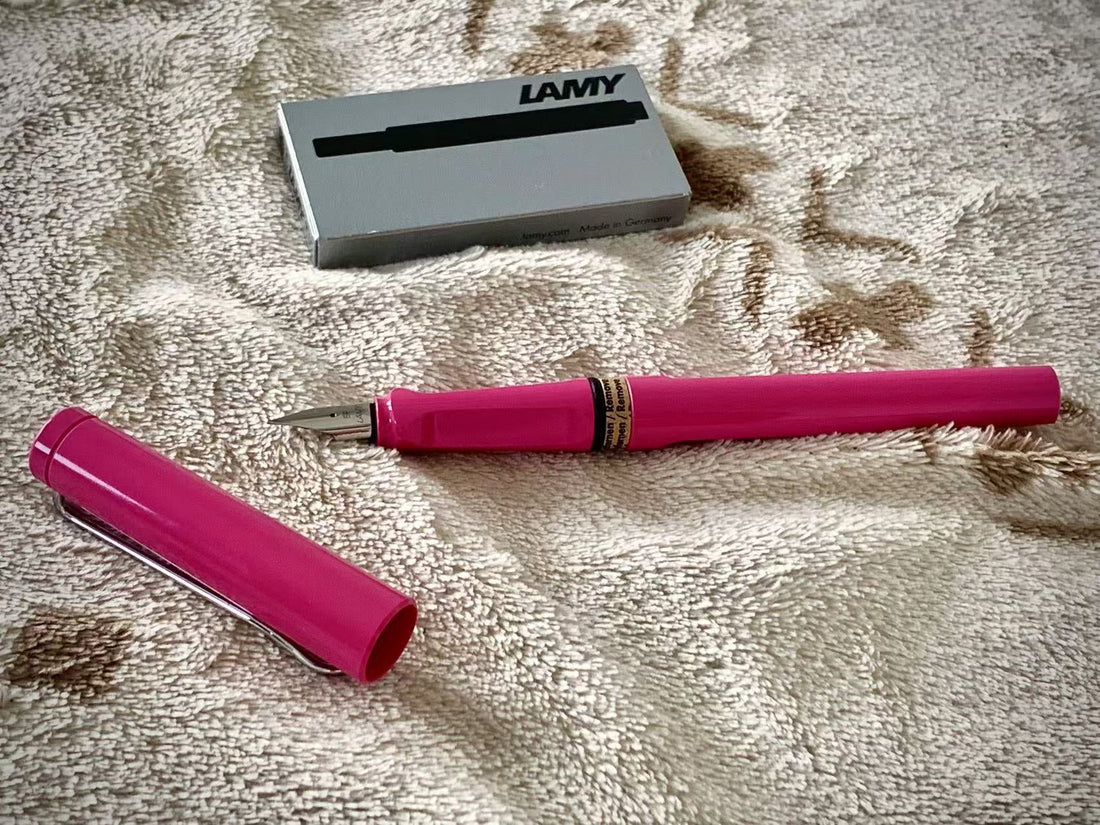 Exploring the Lamy Safari: A Reliable, Versatile Fountain Pen for Everyday Use